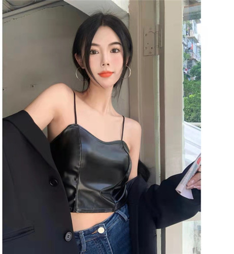 Vintage Leather Vest women wear short elastic breast cushion suspenders outside, tight in spring and thin inside with hot girl sleeveless top