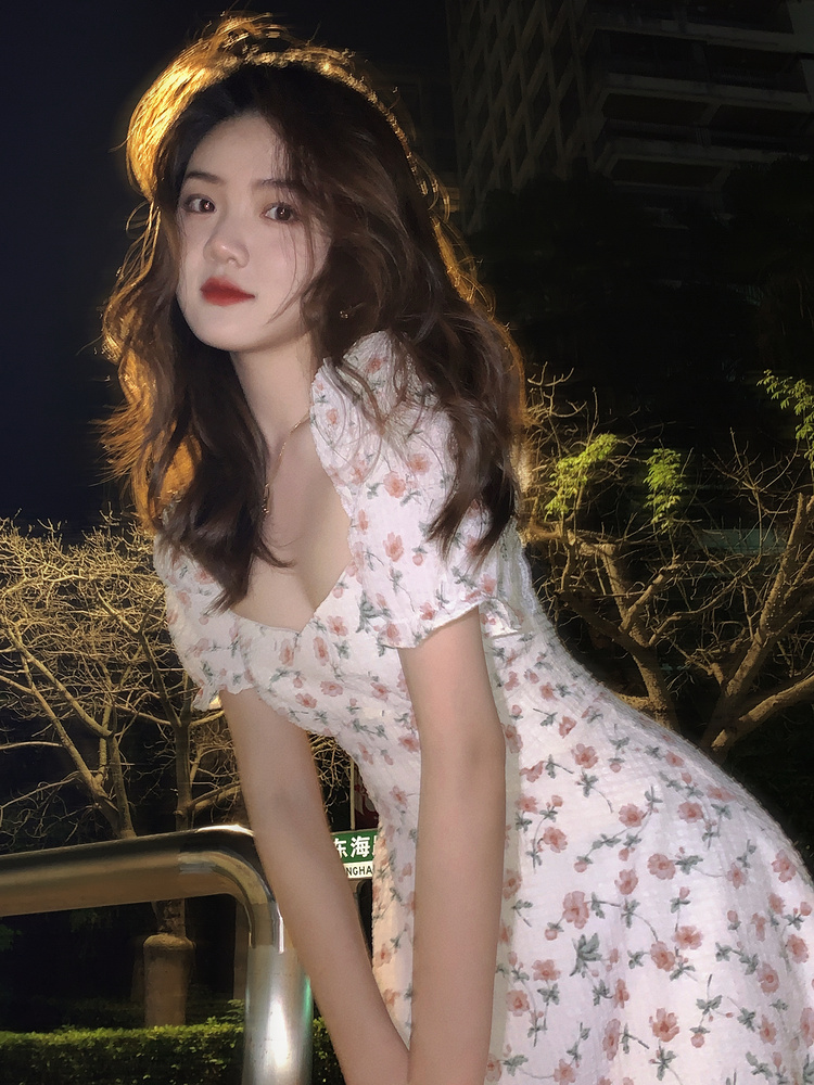 Hu Chuliang Chunri Taohui 2023 Spring and Summer New Gentle Wind Floral Dress Temperament French Dress Female