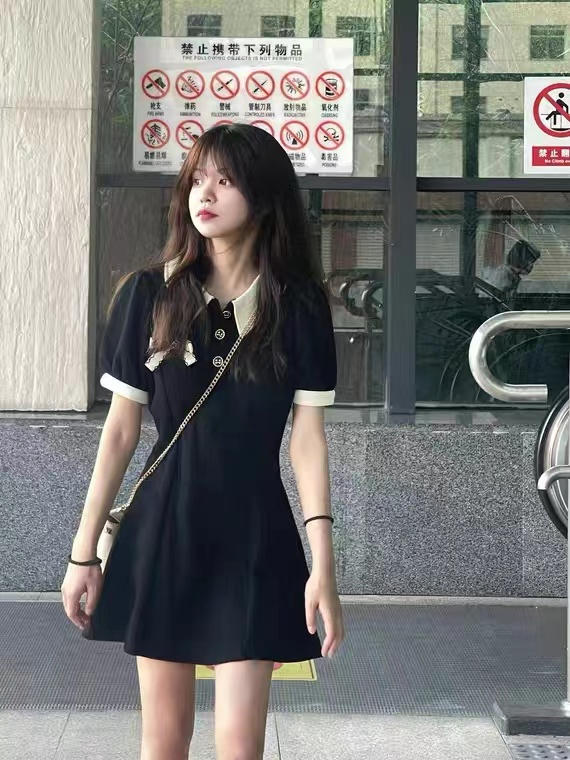 Hepburn style small black polo collar slimming dress 2023 summer new high-end little black dress