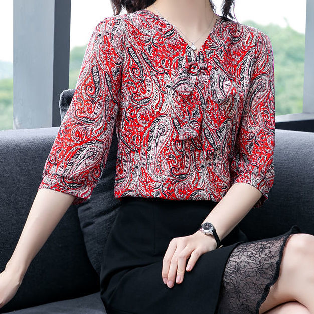 Floral Chiffon shirt women's 2021 new versatile temperament top grade base shirt Korean style medium sleeve age reducing shirt