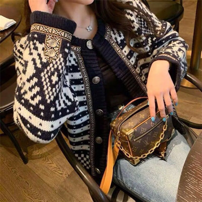 Xiaoxiangfeng knitted jacket women's fall / winter 2020 Korean version new fashion retro Hong Kong style long sleeve cardigan top fashion trend