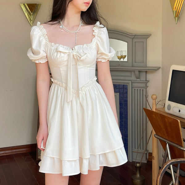Square neck bubble sleeve dress women's summer 2022 new French gentle style design sense of niche skirt