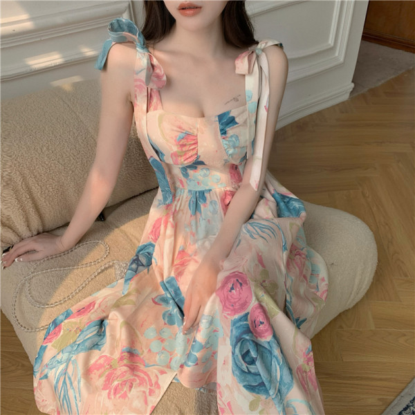 Chaoxian Hainan Sanya seaside holiday tourism photo suspender skirt French retro oil painting printing temperament dress