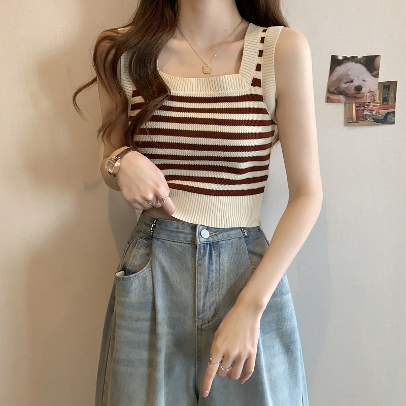 Small short style Internet celebrity hot girl sleeveless knitted vest for women to wear as a bottoming small suspender top