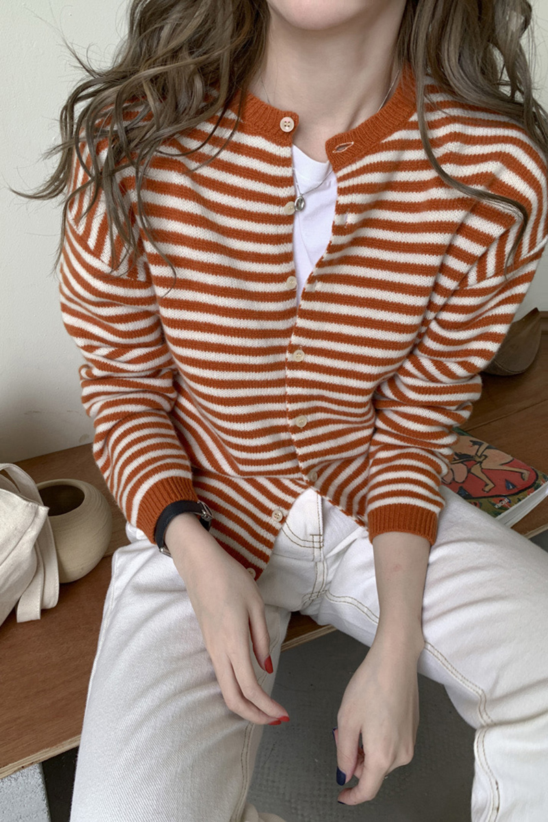 Orange stripe knitted cardigan women's 2021 early autumn new small man small fragrance long sleeve short sweater coat