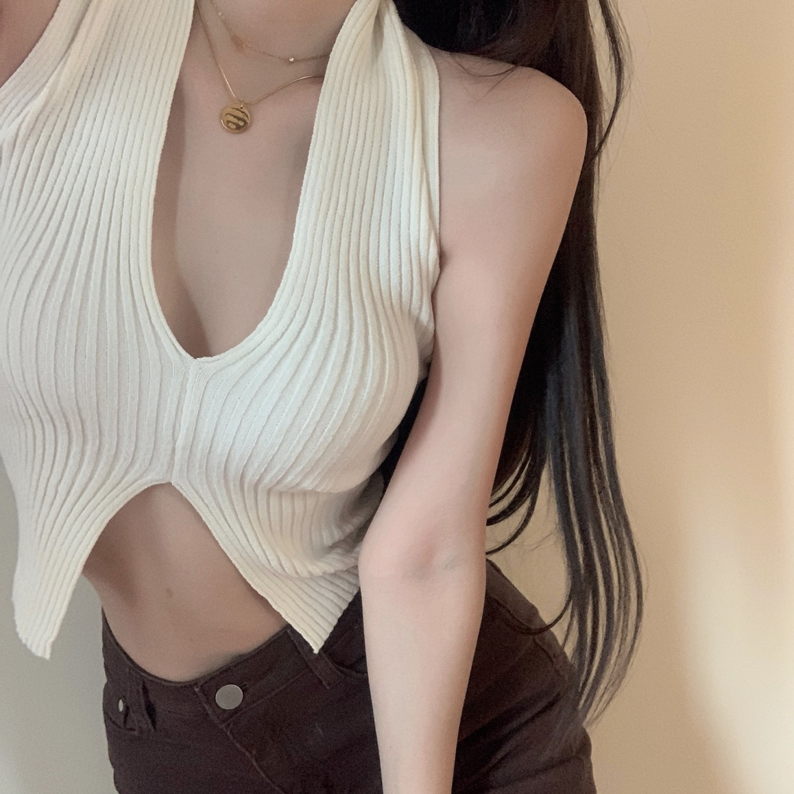Hanging neck suspender vest for women to wear outside in summer pure desire sexy collar design sense of minority spice girls to wear short tops inside