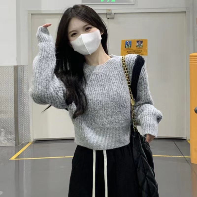 South Korea's 2022 summer new color-blocking round neck shoulder pads long-sleeved pullover sweater women's slim slim all-match top