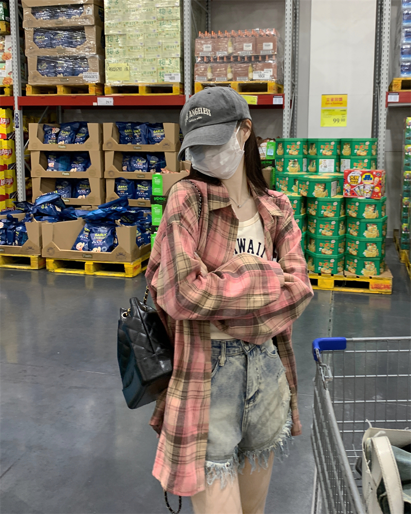 ！實拍~ 早春韓系鬼馬少女顯白磨毛粉色格子長袖寬鬆襯衫