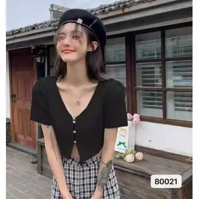 Warm, soft and charming, delicate court girl of Liao Dynasty, retro and lovely, bubble sleeve collar, short sleeve T-shirt