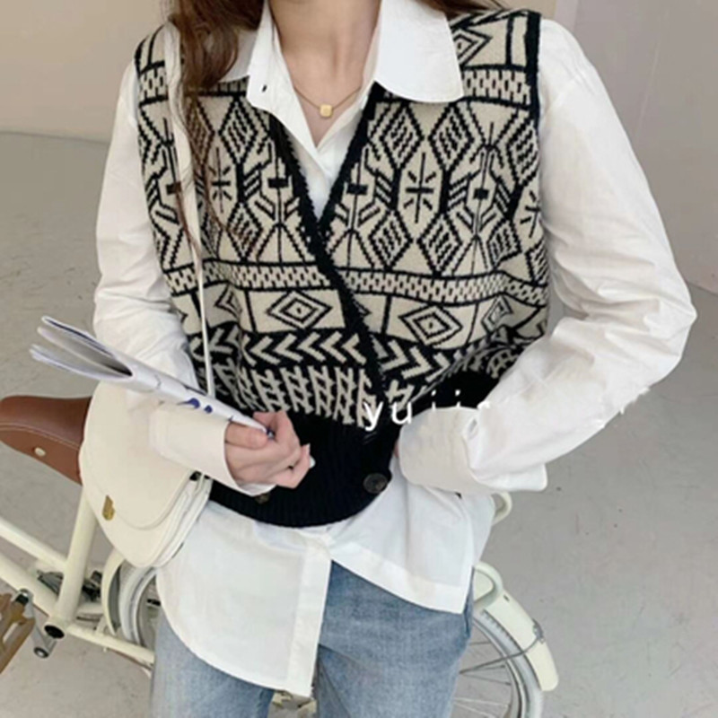 Korean sleeveless knitted vest women's Retro irregular loose cardigan sweater in autumn wearing foreign style vest ins fashion