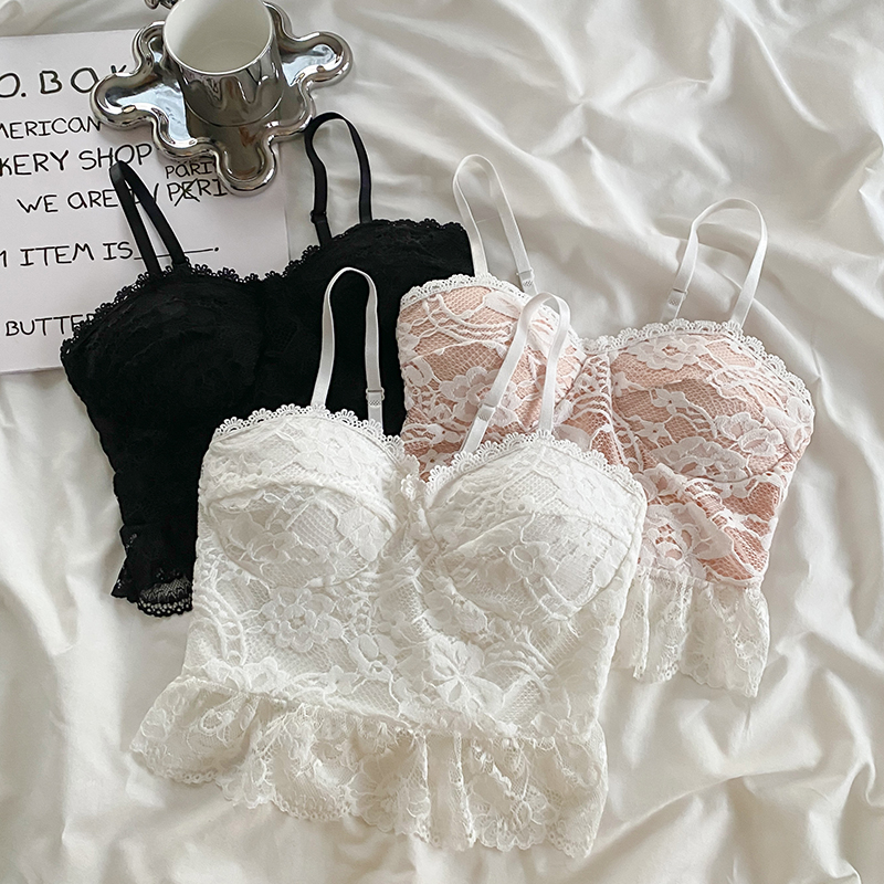 The real shot is not reduced, the French style is worn outside, the chic small camisole is worn inside, the lace pure desire top is worn inside, and the fashion suit is worn inside.
