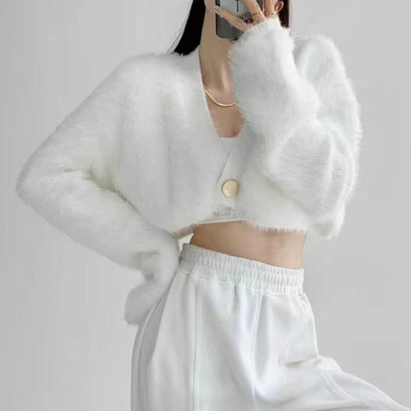 South Korea's solid color imitation mink velvet one button short furry coat women's 2022 autumn loose western style wild knitted sweater