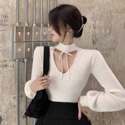 Autumn new style bubble sleeve sweater design sense V-neck hollow out hanging neck short sweater long sleeve blouse women
