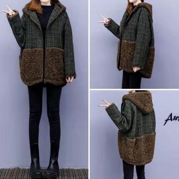 Imitation lamb wool splicing tweed coat 2021 winter new hooded thickened tweed coat plaid coat women's fashion