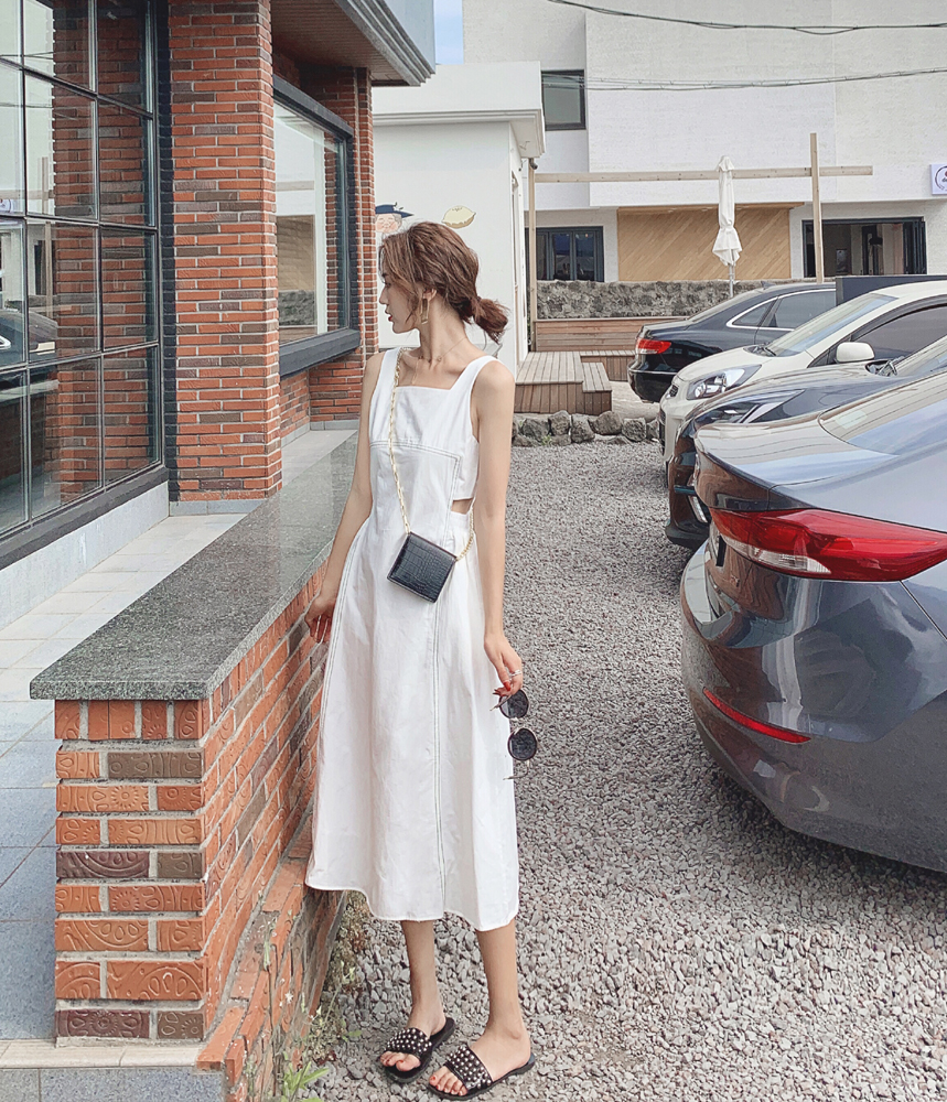 Real photo 2021 summer dress French retro niche design feeling knee length sleeveless shaggy waist dress first love
