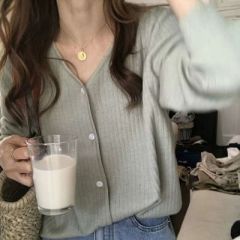 Fall / winter 2020 lazy wind net red new cardigan women's fall / winter shawl loose V-neck jacket with T-shirt