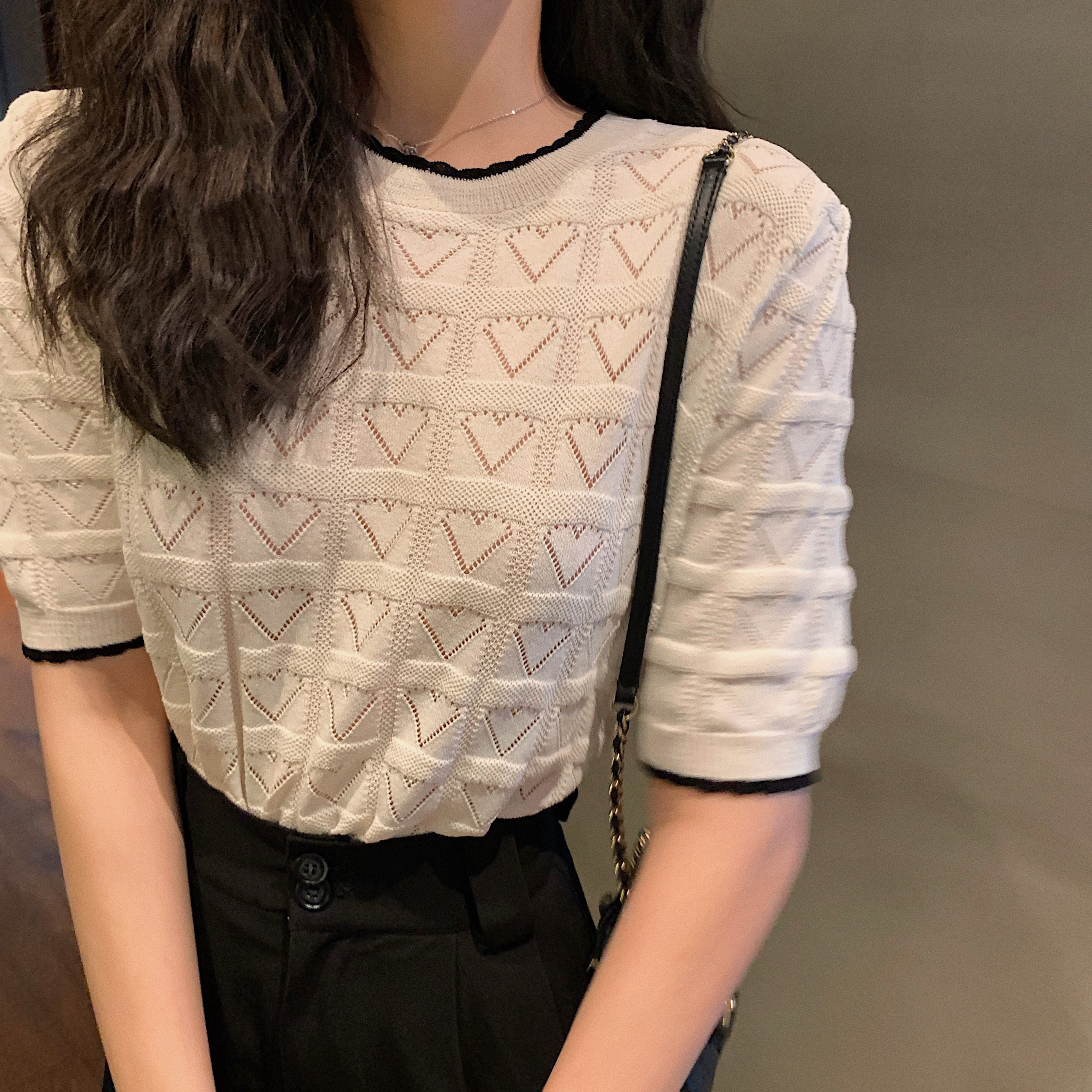 2021 summer new color contrast short sleeve Knitted Top Women's versatile round neck hollow out love T-shirt