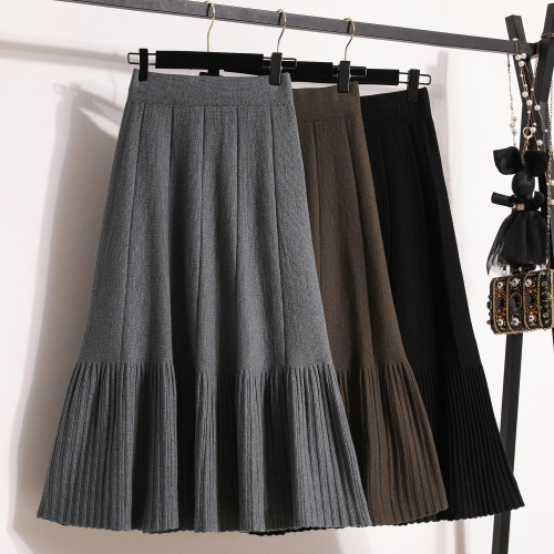 Plus size women's autumn and winter Korean style fashionable and versatile foreign style slimming knitted pleated skirt for fat mm in autumn and winter