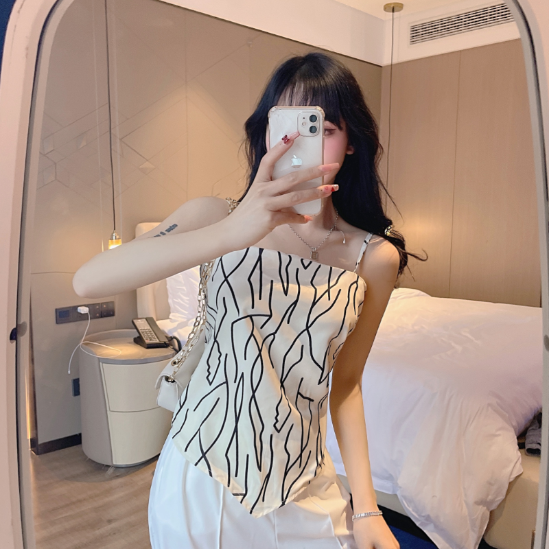 Actual shot and real price 2023 new style pure desire vest for women with niche design, bellyband, slim fit, beautiful back, inner top