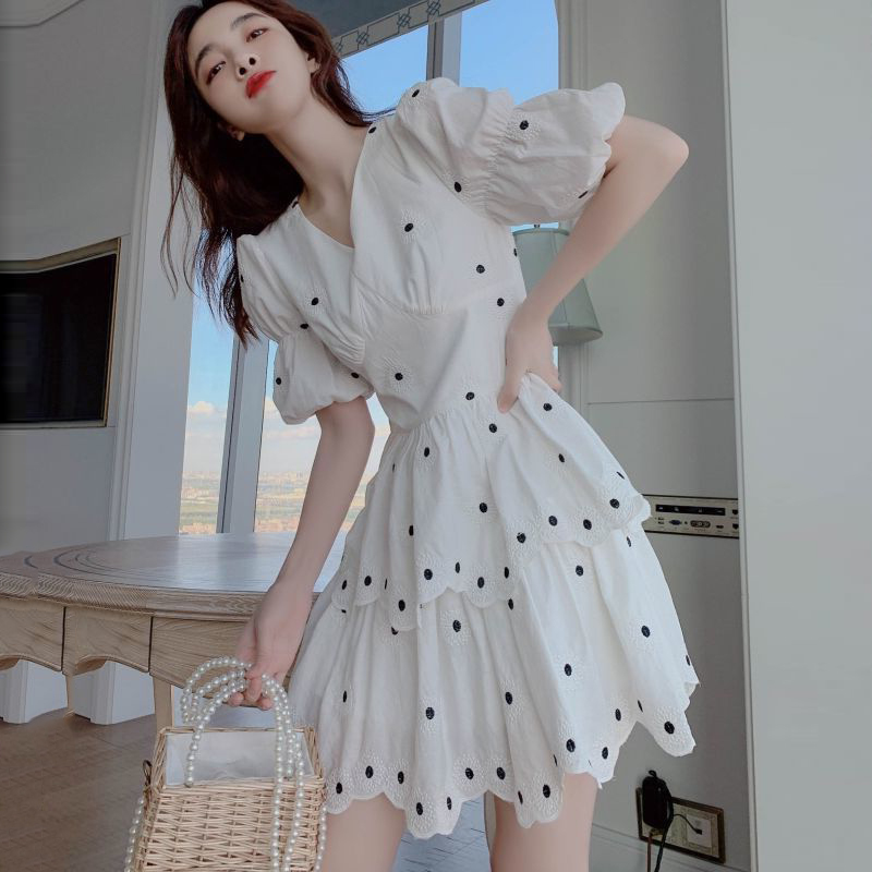 Sweet bubble sleeve dress women's summer dress large women's French temperament V-neck waist slim embroidery skirt