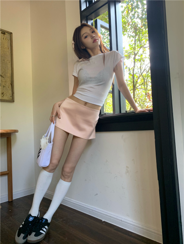 Real price, all-match basic round neck short-sleeved T-shirt + character hot girl low waist mini skirt
