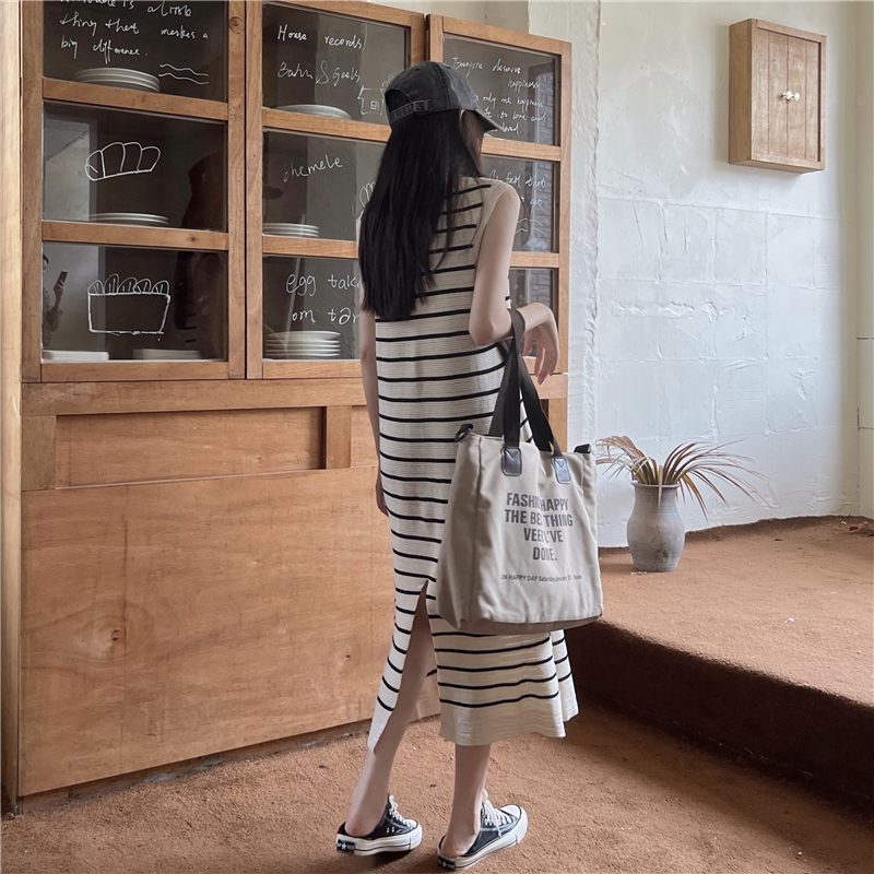 Real price Korean knitted dress striped skirt looks tall and thin high waist skirt children