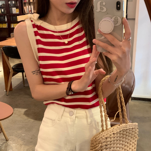 A sense of niche design the new summer slim fit looks thin and versatile striped knitted vest top for women
