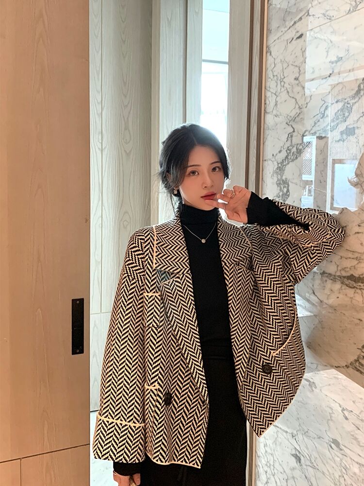 2022 spring and autumn new striped short knitted cardigan top women's Retro temperament loose small fragrance coat fashion