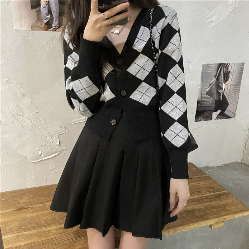 Autumn new long sleeved diamond collar knitted cardigan sweater coat