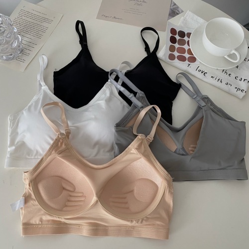Real shooting, real price, Korean version, summer ice silk, with a beautiful back strap vest inside, a beautiful back bra for women, and a chest wrapping body outside