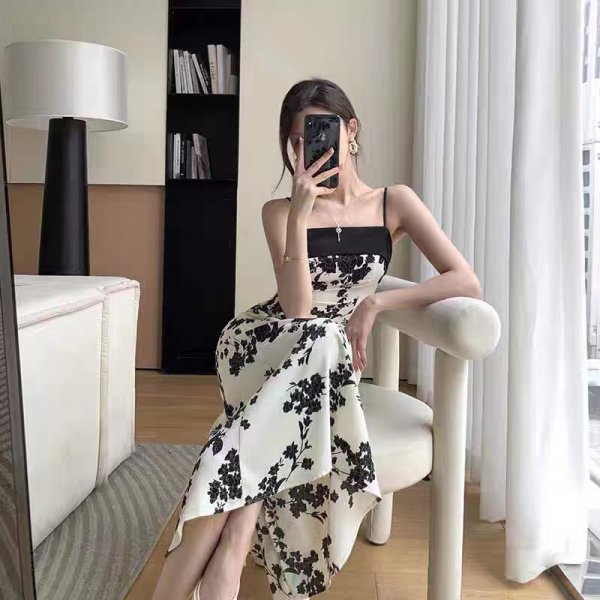 Broken flower dress 2022 summer new French high-grade sense waist A-line skirt women's Retro light luxury versatile medium length skirt