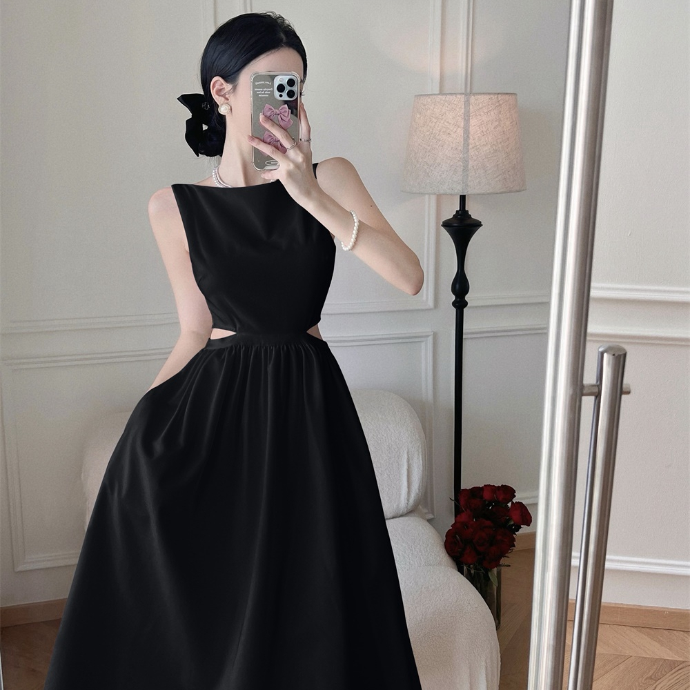 Socialite temperament Hepburn style French little black dress, high-end niche design sleeveless one-shoulder dress for women in summer