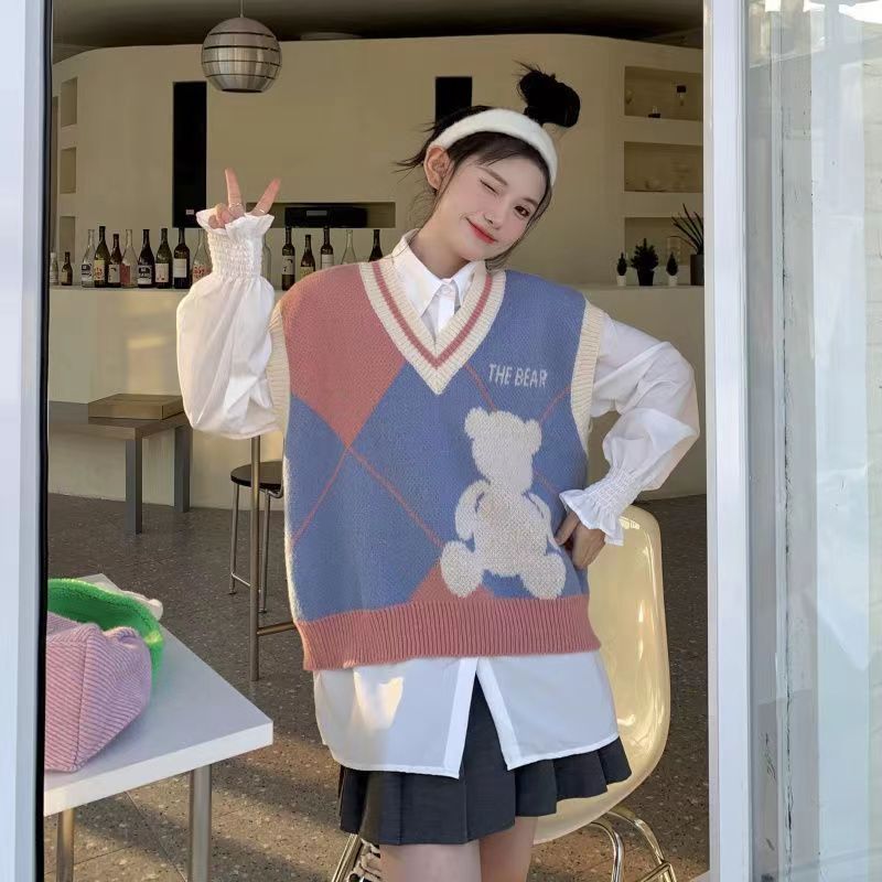 Bear vest vest knitted spring and autumn 2022 new small fresh college style retro jacket sweater top women's clothing