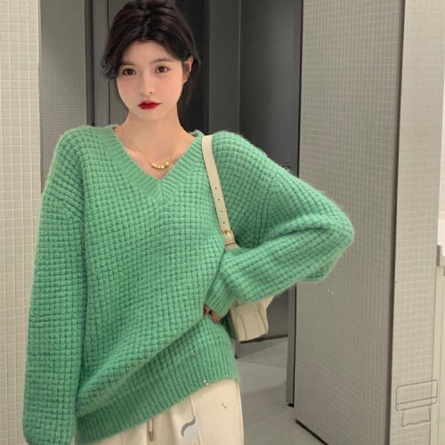 Fan Zhiqiao Green Sweater Women's Winter Thickened Lazy Wind High Sense Design Small Loose Knit Sweater Top