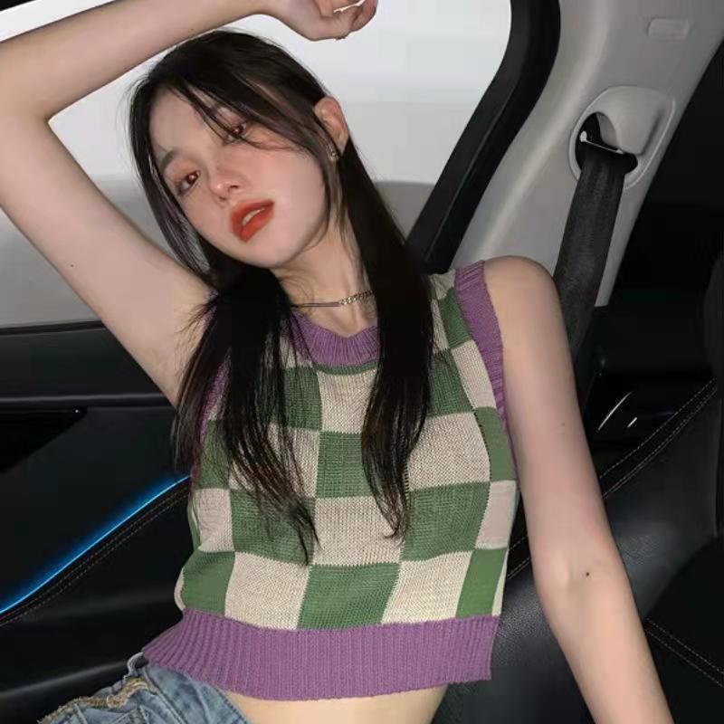 New Korean version of versatile design sense of color blocking Plaid short sweater vest vest Knitted Top