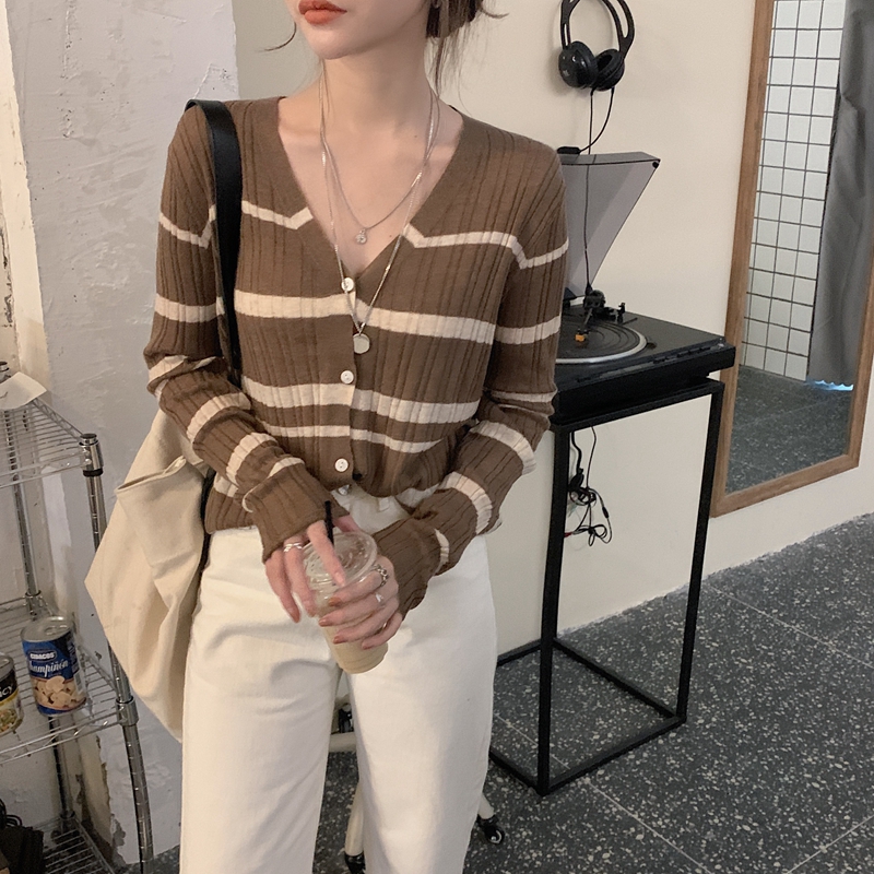 Real shot real price Korean version versatile loose and lazy style sweater soft glutinous V-neck color matching striped knitted cardigan