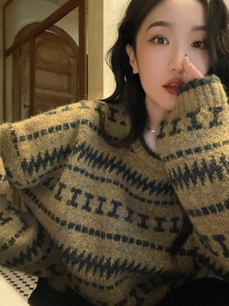 Ren Xiaoyi Lazy Wind Round Neck Pullover Rhombus Sweater Women's Design Sensation Niche Spring and Autumn Loose Outer Knitted Top
