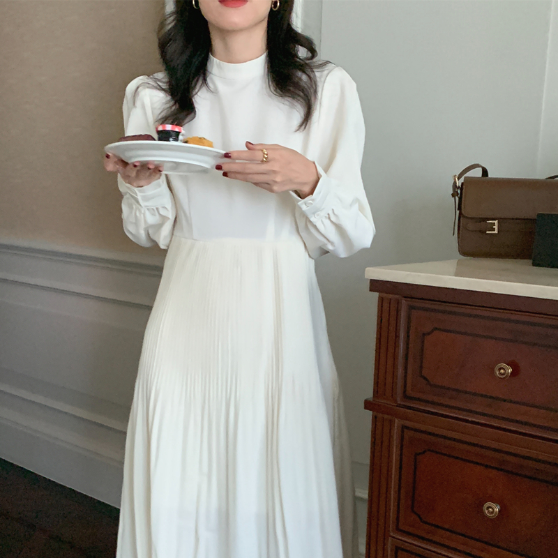 Real price French gentle round neck bubble sleeve pleated stitching dress