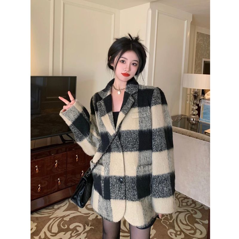 Retro thickened plaid woolen coat women's 2022 autumn and winter new loose and thin mid-length woolen coat