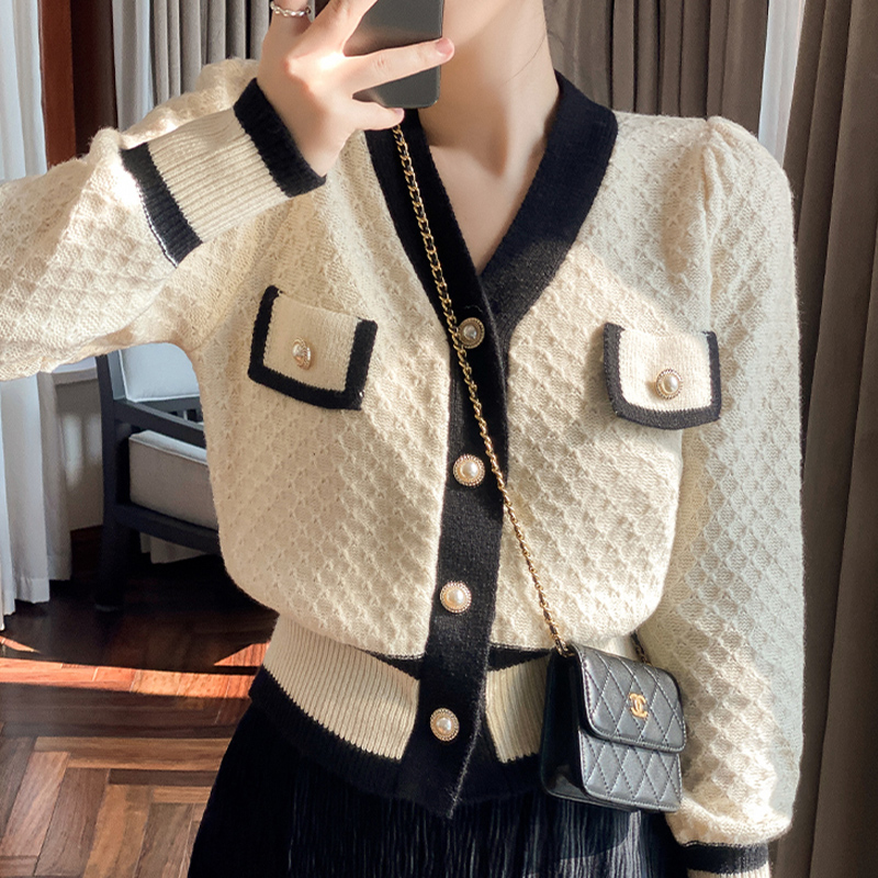 French retro small fragrance Cardigan Jacket Women's knitted sweater bottomed Shirt New in autumn 2021