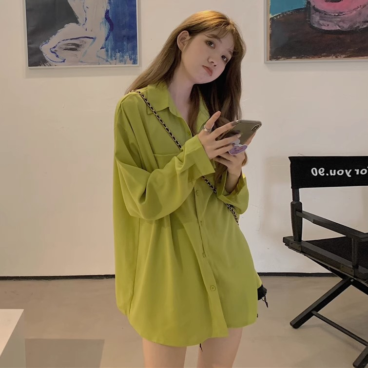 The shirt is good Korean style chic long-sleeved thin section Korean version bf slim chic chic lazy wind sunscreen shirt