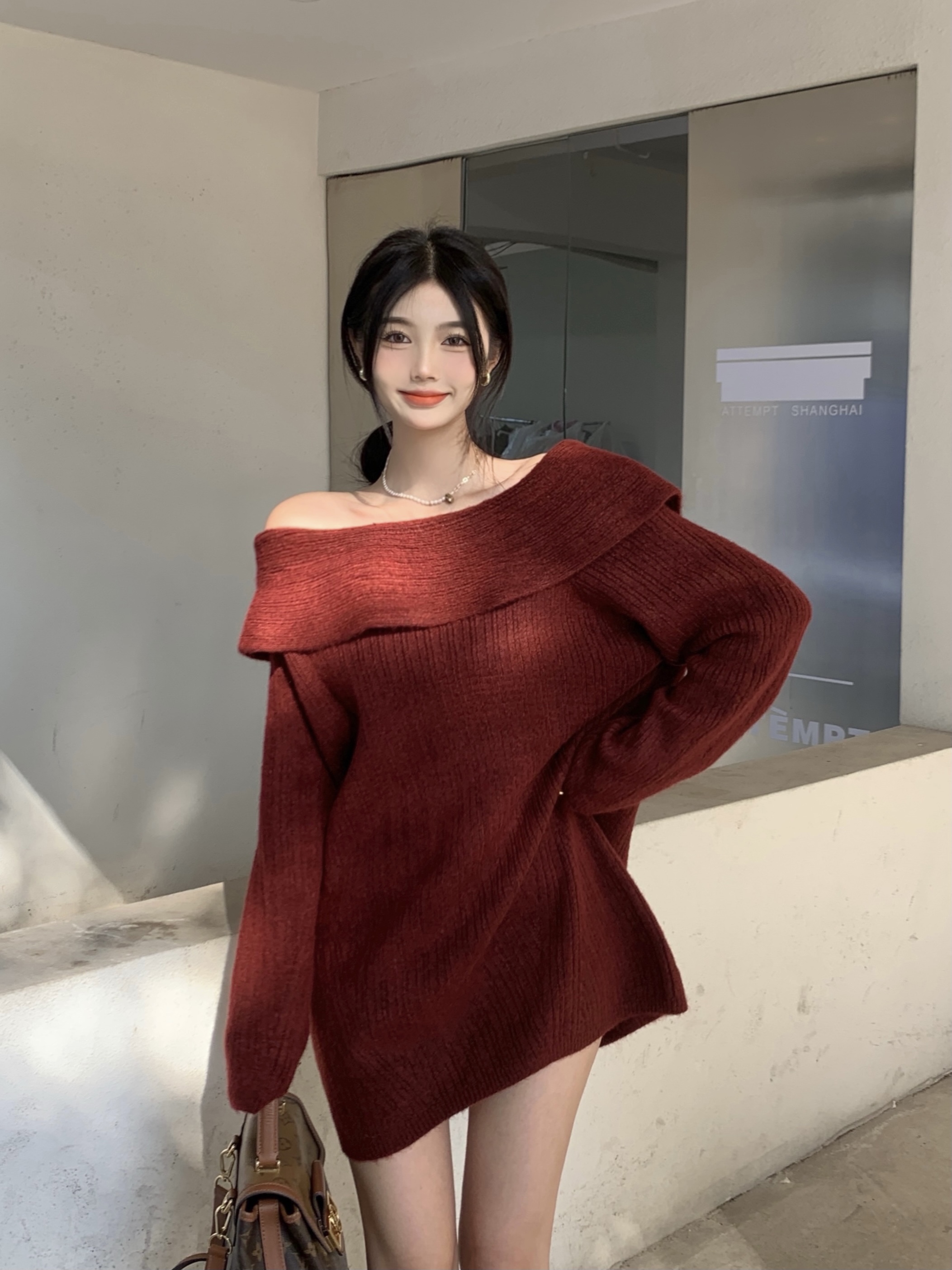 Real price, retro temperament, foreign style, off shoulder, straight shoulder, medium and long sweater dress