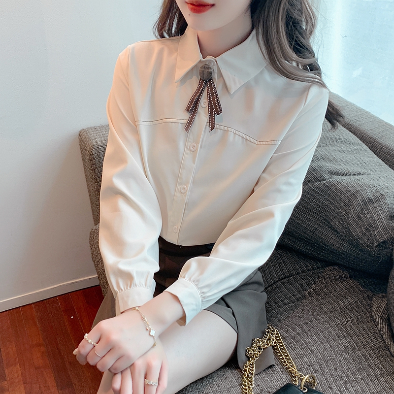 White shirt female spring 2022 new design sense of minority students loose shirt long sleeve top female