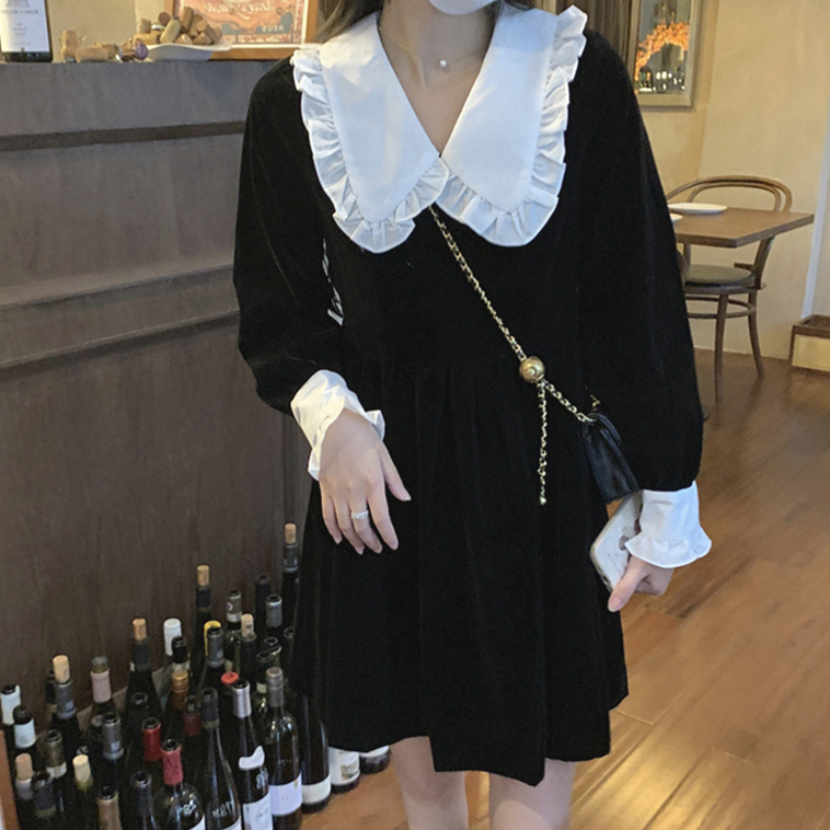 Gold velvet Hepburn style little black dress small art milk sweet skirt autumn and winter French doll collar velvet skirt