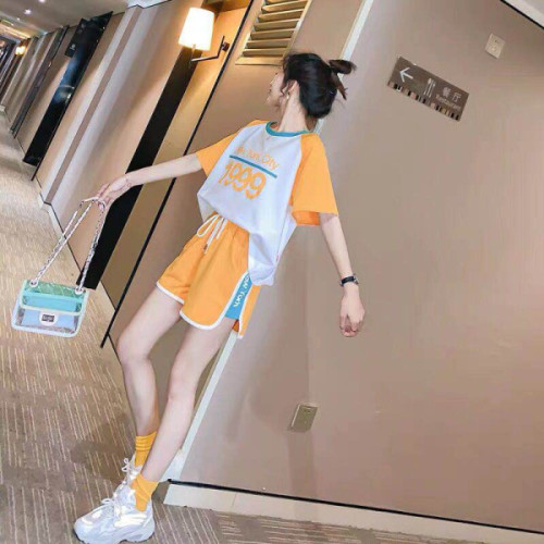 Tiktok, red hot two sets, fashion suit, girl student, Korean version, summer wear, new summer short sleeved T-shirt net red.