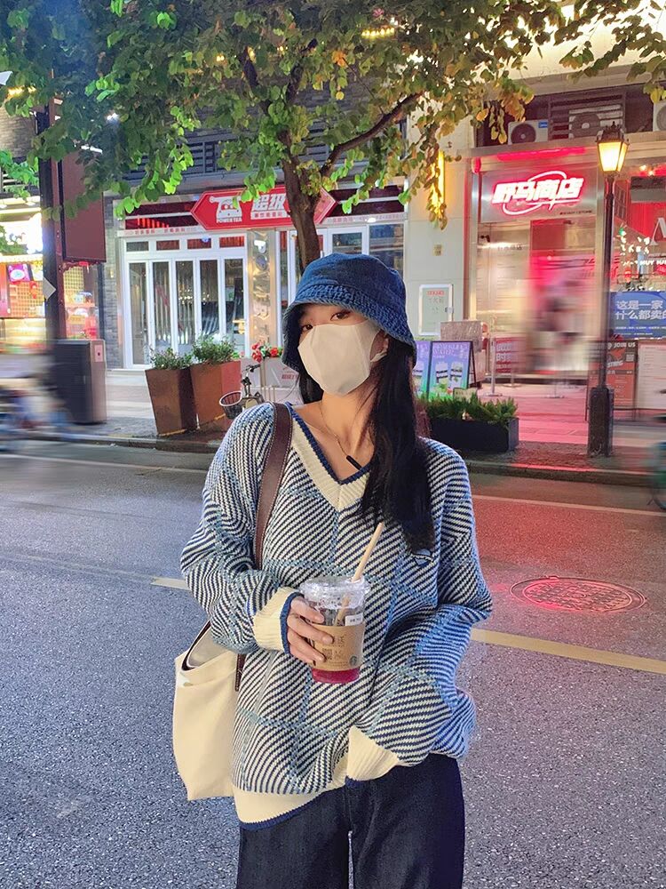 Purple V-neck soft waxy sweater women's autumn 2021 new loose lazy chic knitted coat