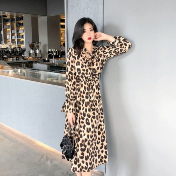 Dress fall / winter 2020 new Korean elastic waist leopard print mid length lace up Ruffle bottom dress