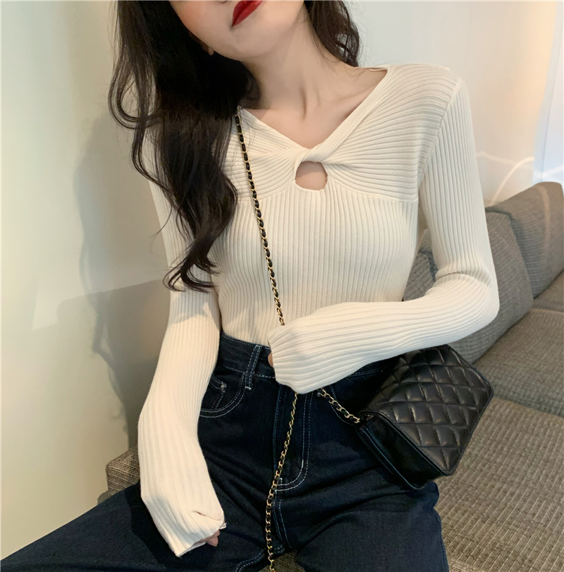 2022 spring and autumn new style core spun yarn long-sleeved design knitted sweater kink hollowed out slim fit slim V-neck sexy trendy