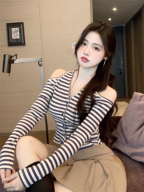2022 new striped sweater women's V-neck short off shoulder Pink Long sleeve cardigan coat winter top
