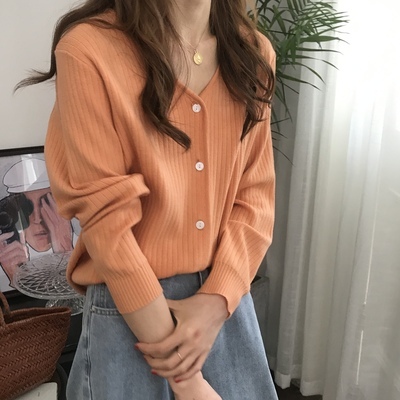 Real shot long-sleeved V-neck sweater cardigan jacket female spring 2020 new Korean version loose all-match short knitwear